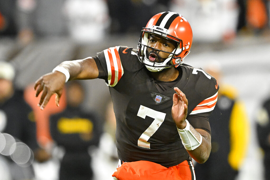 Browns end long playoff drought, survive late Steelers rally