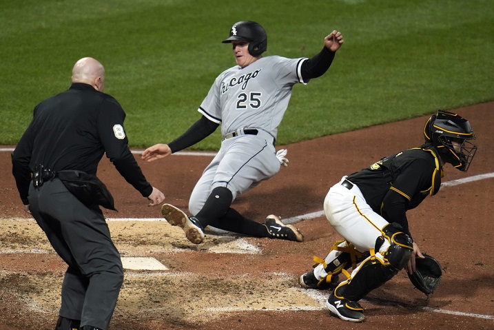 Reynolds stars as Pirates drill White Sox in Cutch's return