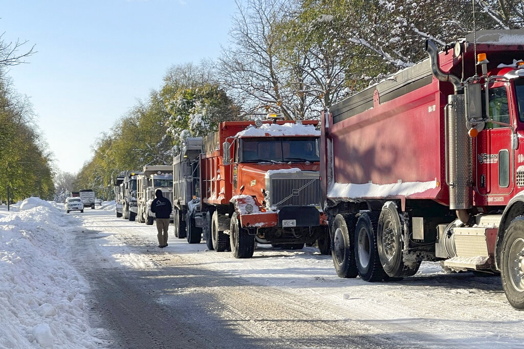 Massive Snowfall Buries Cars, Keeps Falling In Western NY – Venango ...